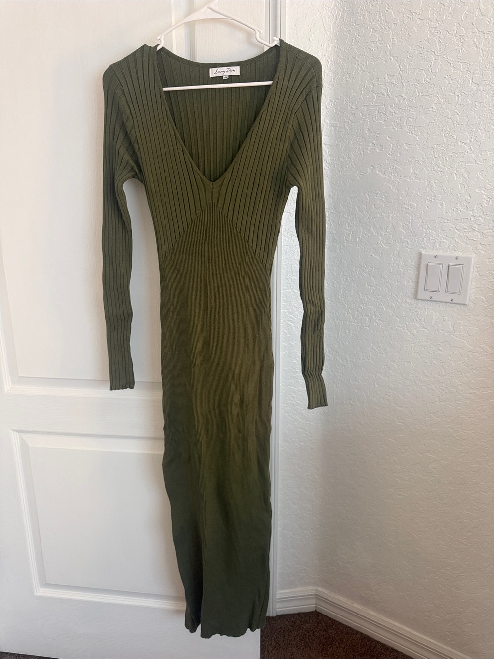 Vici Olive Green Ribbed V-Neck Maxi Dress